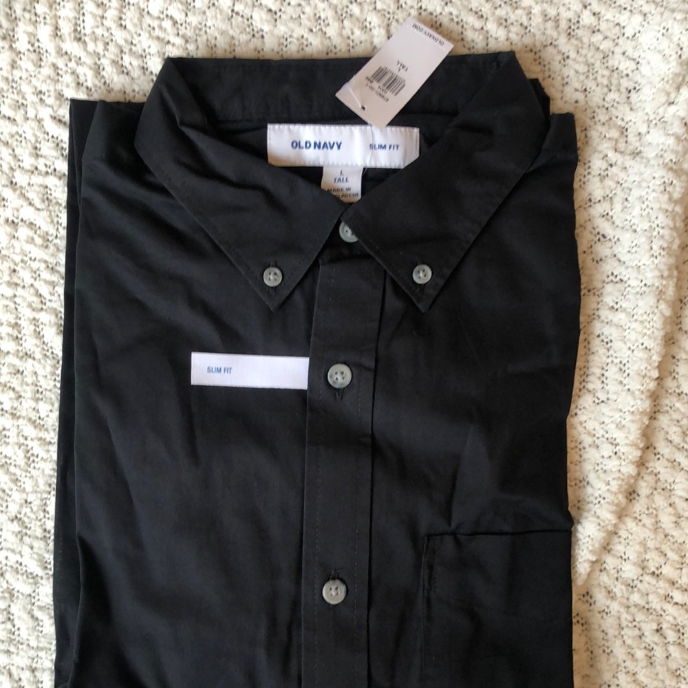 NWT. OLD NAVY Slim Fit Button Down Shirt with Long Sleeves